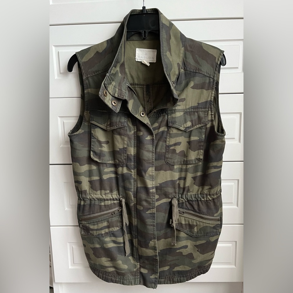 Caslon Camo Utility Vest, Size Petite M